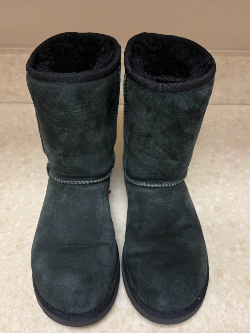 UGG Clasic Short Black Boots Size 6